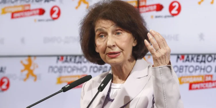 Και ο ΥΠΕΞ της Β. Μακεδονίας κατά της νέας προέδρου -Την καλεί να σεβαστεί τη Συμφωνία των Πρεσπών