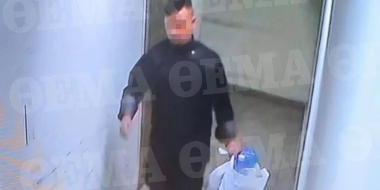 Βραυρώνα: Βίντεο ντοκουμέντο από τη στιγμή που ο πατέρας πετά το βρέφος στα σκουπίδια