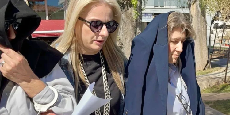 Χαλκίδα: Στη φυλακή η προϊσταμένη της ΔΟΥ και μία υπάλληλος για το κύκλωμα εκβιαστών