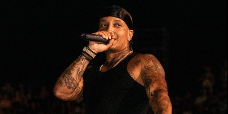 Ξέσπασε o Light κατά της Ζήνας Κουτσελίνη: “Βρομιάρα, σιχαμένη, εμετική! Δικαιολογεί τον Λύτρα, πλυντήριο κανονικό”