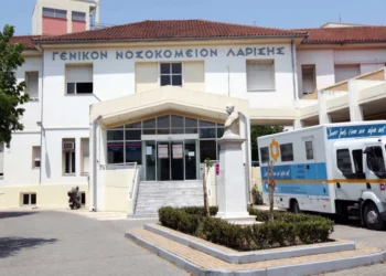 Λάρισα: Άγριος καβγάς μεταξύ ανηλίκων – Στο νοσοκομείο 17χρονος με κατάγματα