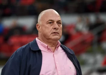 Ο Αχιλλέας Μπέος ανακοίνωσε την υποψηφιότητά του για πρόεδρος της Super League 1