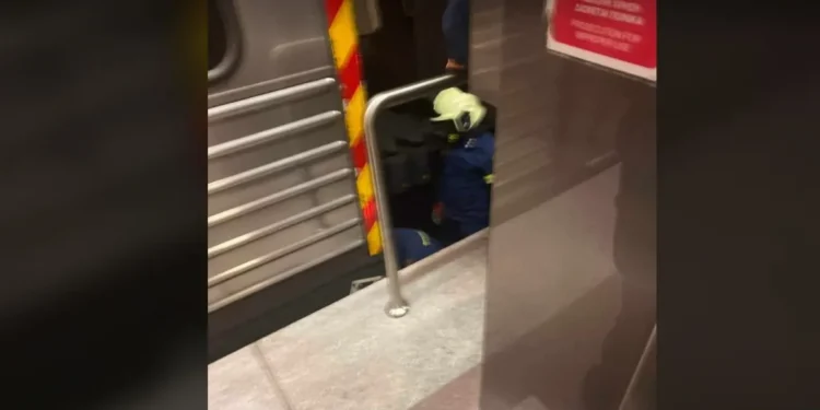 Μετρό Αγίου Δημητρίου: Άνδρας έπεσε στις γραμμές