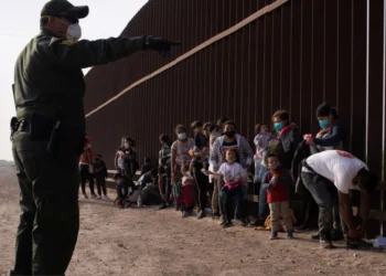 Ο Μπάιντεν κλείνει τα σύνορα των ΗΠΑ με το Μεξικό στους παράνομους μετανάστες