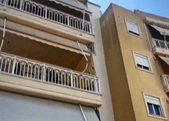 Πρώτα ακόνισε το μαχαίρι και μετά το κάρφωσε στη σύζυγό του 12 φορές ο 81χρονος στην Αλεξανδρούπολη