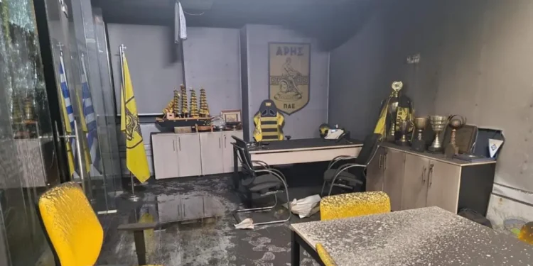 Θεσσαλονίκη: Ελεύθερος υπό όρους ο 22χρονος που κατηγορήθηκε για τον εμπρησμό στα γραφεία της ΠΑΕ Άρης