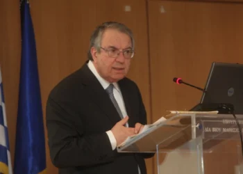 Ο Μπαμπινώτης εξηγεί τη σπουδαιότητα της ελληνικής γλώσσας για την Ευρώπη – Ποιες είναι οι σημαντικές λέξεις