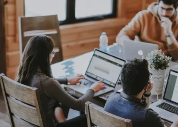 Προσλήψεις εργαζομένων: Ποιος είναι ο πιο ανταγωνιστικός κλάδος -Σε ποιους τομείς υπάρχει αύξηση προσωπικού