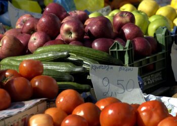 Τρώμε πατάτες από την Αίγυπτο, ντομάτες από την Τουρκία, μήλα από τη Βόρεια Μακεδονία