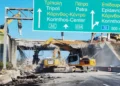Ισθμός: Κατεδαφίζεται η γέφυρα, υπέστη ζημιές μετά την έκρηξη του βυτιοφόρου – Δείτε βίντεο και φωτογραφίες
