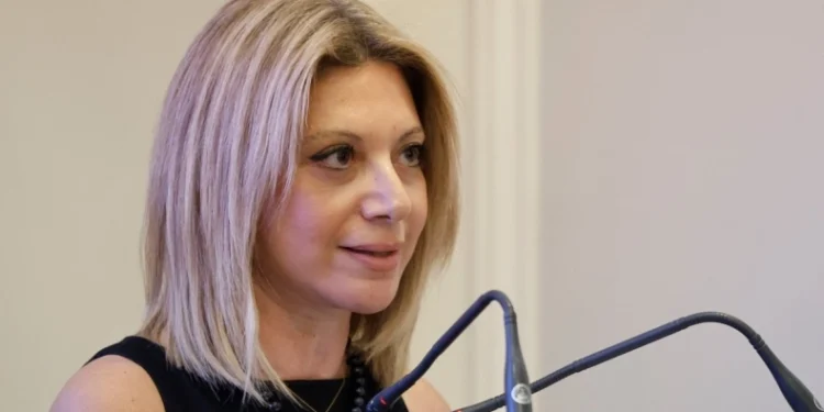Καρυστιανού: «Όνειρα σε μπάζωμα, ξεκάθαρο το όφελος για το πρώτο ιδιωτικό πανεπιστήμιο»