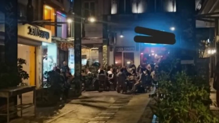 Καταστηματάρχης στην Θεσσαλονίκη έβαλε τα τραπέζια του σε σιντριβάνι (Βίντεο)