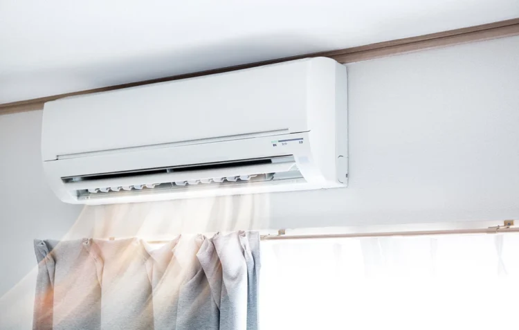 Στο «φουλ» τα κλιματιστικά ενόψει καύσωνα – Πόσο θα πληρώσετε και το λάθος που δεν πρέπει να κάνετε