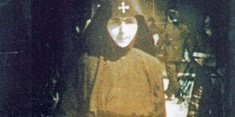 Ποια είναι η Γερόντισσα Μακαρία που βρήκε τα λείψανα του Οσίου Εφραίμ και θα αγιοποιηθεί