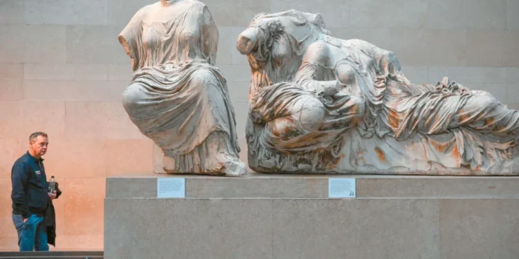 Γλυπτά του Παρθενώνα: Η Τουρκία ακυρώνει το φιρμάνι πώλησης των Μαρμάρων στον Έλγιν
