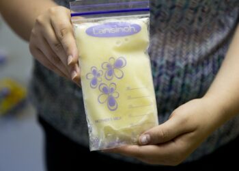 Μητρικό γάλα στη μαύρη αγορά – Πωλείται μέσω αγγελιών προς 3 ευρώ τα 30 ml