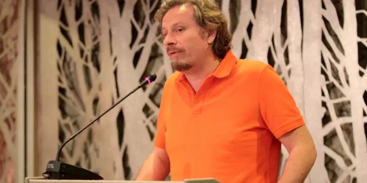 Σάλος με τον Θανάση Οικονόμου του ΣΥΡΙΖΑ: Άφησε αιχμές για «συναλλαγές» της επιτροπής που έλεγξε το Πόθεν Έσχες Μητσοτάκη