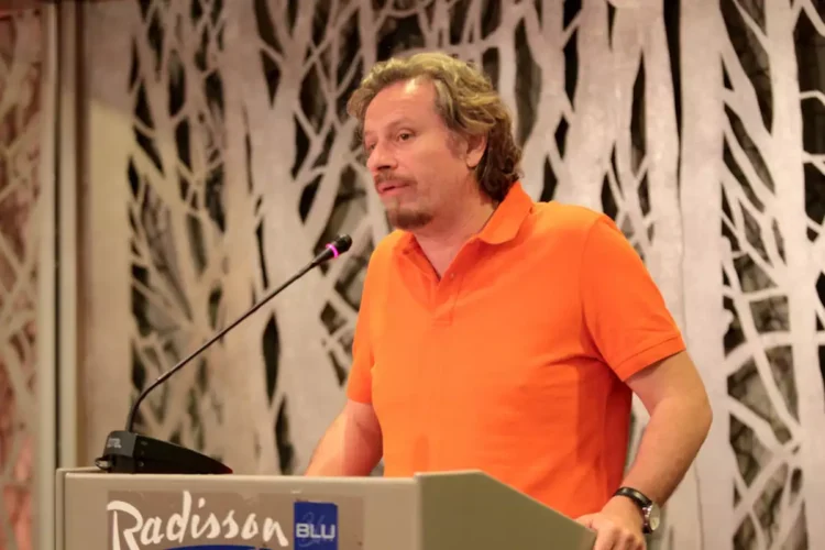 Σάλος με τον Θανάση Οικονόμου του ΣΥΡΙΖΑ: Άφησε αιχμές για «συναλλαγές» της επιτροπής που έλεγξε το Πόθεν Έσχες Μητσοτάκη