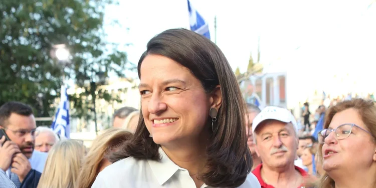 Υπουργείο εργασίας: Τα 2+2 SOS της Νίκης Κεραμέως