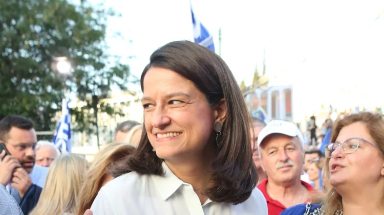 Υπουργείο εργασίας: Τα 2+2 SOS της Νίκης Κεραμέως