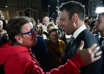 Παπανώτας κατά Κασσελάκη: Ούτε έξω από το Μαξίμου δεν πρέπει να περάσει, είναι επικίνδυνος