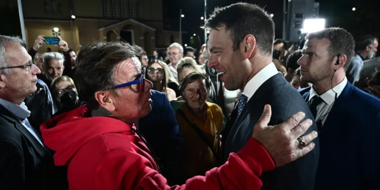 Παπανώτας κατά Κασσελάκη: Ούτε έξω από το Μαξίμου δεν πρέπει να περάσει, είναι επικίνδυνος