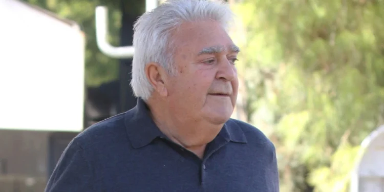 Πασχάλης Τερζής: Είναι μια χαρά, ζει σαν αγρότης και ζει τον έρωτά του με τη Μαίρη, λέει ο εγγονός του