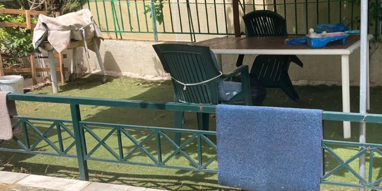 Χαλάνδρι: Πρόστιμο 1.000 ευρώ σε «ακαθάριστο» κήπο με …συνθετικό χλοοτάπητα – Δείτε φωτογραφίες