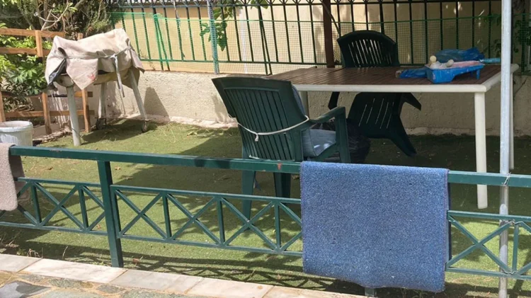 Χαλάνδρι: Πρόστιμο 1.000 ευρώ σε «ακαθάριστο» κήπο με …συνθετικό χλοοτάπητα – Δείτε φωτογραφίες