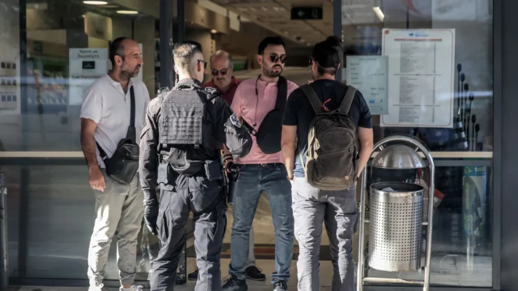 Πειραιάς: Ένας νεκρός κι ένας βαριά τραυματίας σε ανταλλαγή πυροβολισμών – Μια σύλληψη και μια προσαγωγή