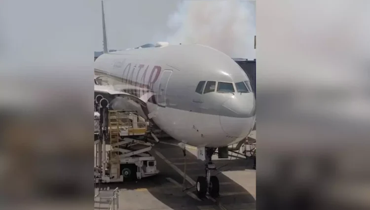 Εγκλωβίστηκαν σε αεροπλάνο στην Αθήνα εν μέσω καύσωνα: «Στάζαμε από τη ζέστη»