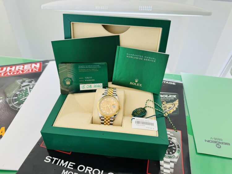 Πέφτουν οι τιμές των Rolex