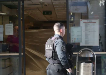 Πειραιάς: Kαρτέρι λίγα μέτρα μακριά από το σούπερ μάρκετ είχε στήσει στα θύματά του ο Τούρκος εκτελεστής