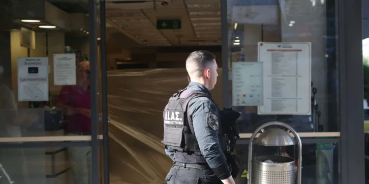 Πειραιάς: Kαρτέρι λίγα μέτρα μακριά από το σούπερ μάρκετ είχε στήσει στα θύματά του ο Τούρκος εκτελεστής