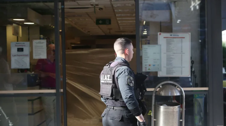 Πειραιάς: Kαρτέρι λίγα μέτρα μακριά από το σούπερ μάρκετ είχε στήσει στα θύματά του ο Τούρκος εκτελεστής