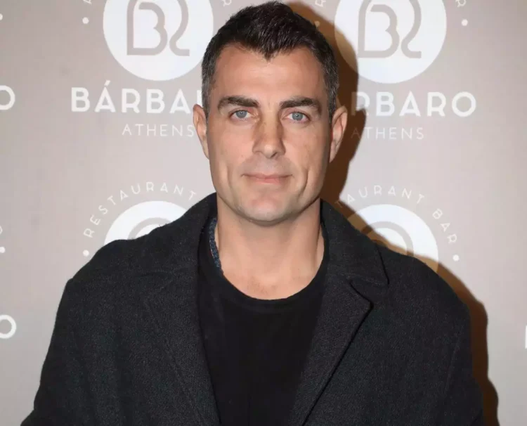 Ωρωπός: Αδελφός του Στέλιου Χανταμπάκη το θύμα ληστείας – Ένοπλοι τον έδεσαν μαζί με τη σύντροφό του μέσα στο σπίτι τους