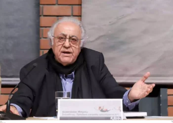 Πέθανε ο Τάσος Μπιρσίμ, ο σκηνοθέτης του Ανδρέα Παπανδρέου