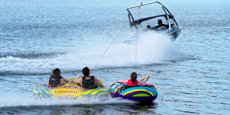 Λευκάδα: Με ρήξη σπλήνας 14χρονος που τραυματίστηκε σε θαλάσσια σπορ