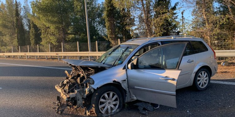 Χαλκιδική: Τρεις τραυματίες μετά από σύγκρουση δύο αυτοκινήτων – Τους απεγκλώβισε η Πυροσβεστική