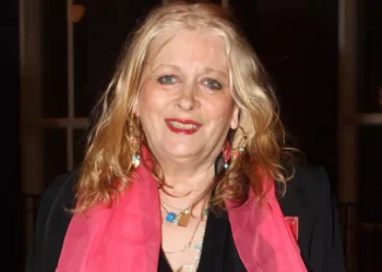 Νόρα Βαλσάμη: Νέος Γολγοθάς για την ηθοποιό – Νοσηλεύεται στο νοσοκομείο Σύρου