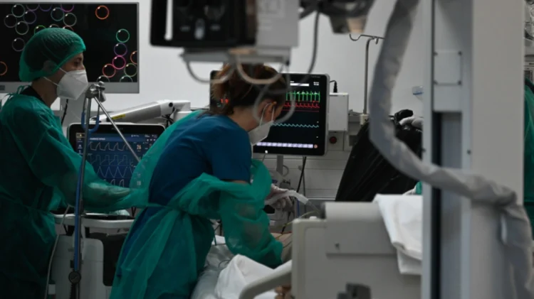 Πόσοι ασθενείς έχουν πληρώσει απογευματινά χειρουργεία – Γιατί δεν προχωρούν οι 50.000 δωρεάν επεμβάσεις