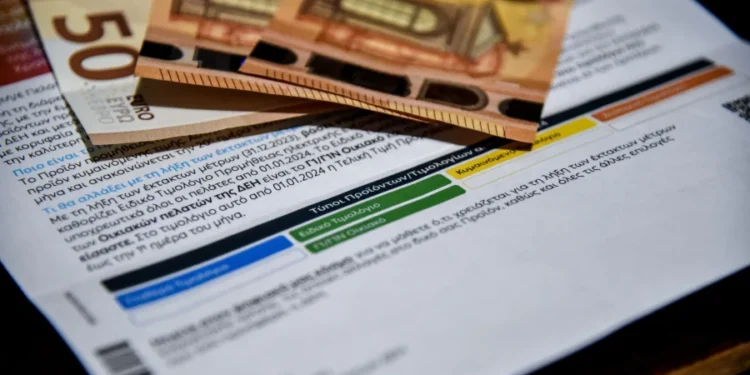 Καταργείται χρωματιστό τιμολόγιο ρεύματος – «Ακριβαίνουν» τα πράσινα