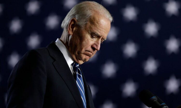 Τι έπεισε τον Μπάιντεν να αποσυρθεί – Η νύχτα-θρίλερ στο παραθαλάσσιο εξοχικό τνων 3,4 εκατ.δολαρίω