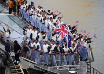 Οι Βρετανοί καταγγέλλουν έλλειψη φαγητού στους Ολυμπιακούς Αγώνες: «Μας σερβίρουν ωμό κρέας»