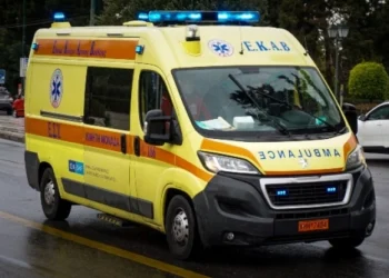 Άνδρας κρεμάστηκε σε πλατεία της Πάτρας: «Πάγωσαν» οι περαστικοί