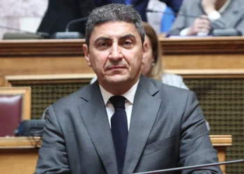 Αυγενάκης: Δεν παραδίδει την έδρα – «Σεβαστή η απόφαση Μητσοτάκη για την διαγραφή μου» λέει