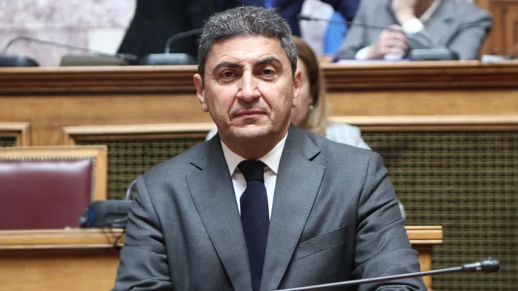 Αυγενάκης: Δεν παραδίδει την έδρα – «Σεβαστή η απόφαση Μητσοτάκη για την διαγραφή μου» λέει