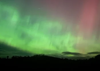 ΗΠΑ: Νέα προειδοποίηση για γεωμαγνητική καταιγίδα έως την Πέμπτη – Πού θα είναι ορατό το Βόρειο Σέλας