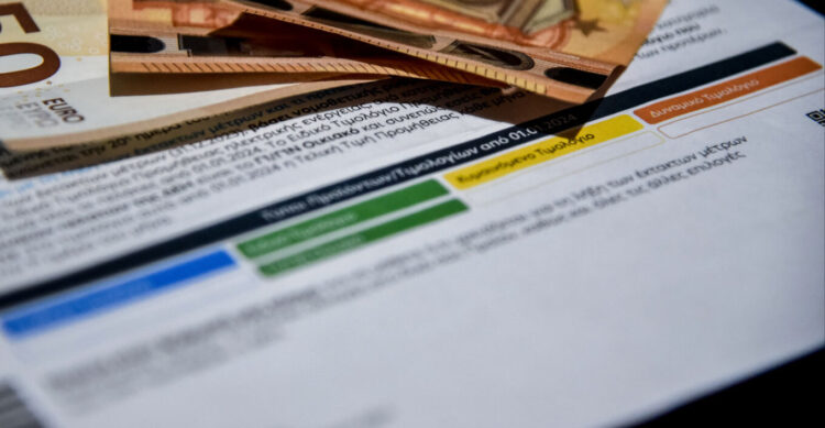 Λογαριασμοί ρεύματος: Απορρόφηση της αύξησης και επιδότηση για τα νοικοκυριά – Έκτακτη εισφορά €10 ανά μεγαβατώρα