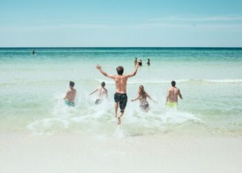 Επίδομα αδείας: Πότε θα μπει στους λογαριασμούς – Δείτε πόσα χρήματα δικαιούστε